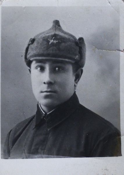 Файл:Крестов Иван Максимович (1915).JPG