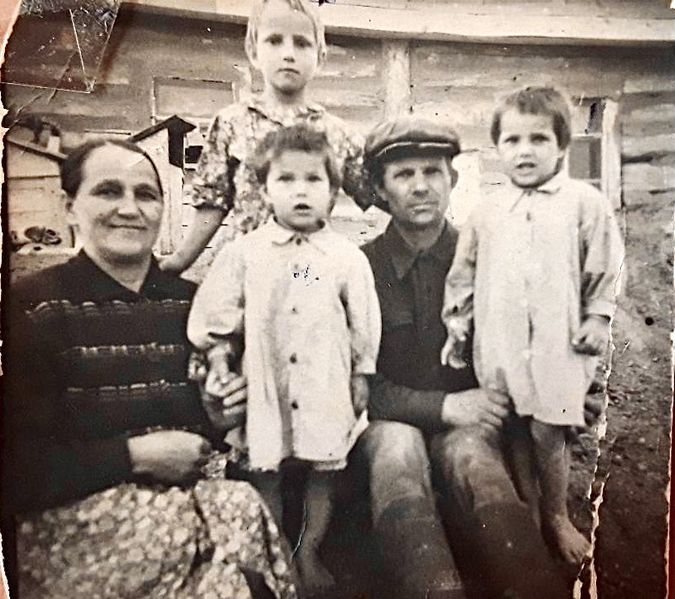 Файл:Семья Маханьковых.jpeg