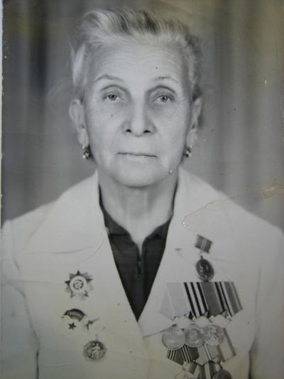 Крылова (Александрова) Зинаида Александровна (1917).jpg