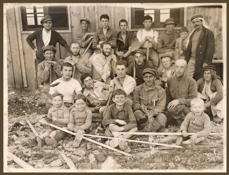 Файл:Kibbutz 1922.jpg