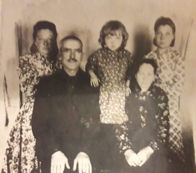 Файл:Семейное фото Крута Фридриха Фридриховича.jpg