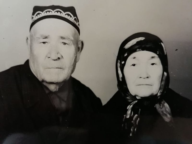 Файл:Султанова Зина с мужем 1977.jpg