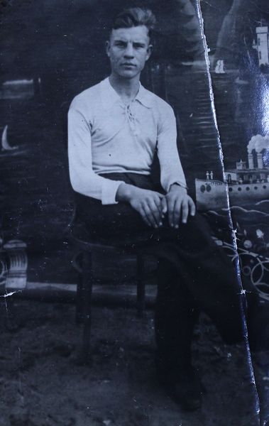 Файл:Семенов Петр Семенович (1914).JPG