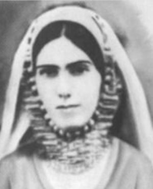 Азимбекова Амина Гаджи Алекпер кызы (1904).jpg