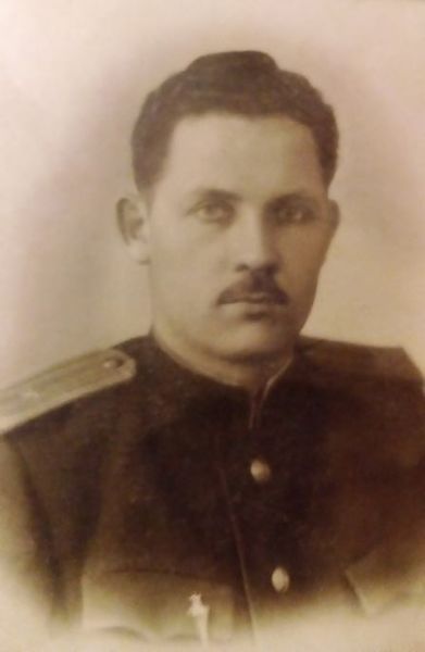 Файл:Колесников Виктор Демьянович (1918).jpg