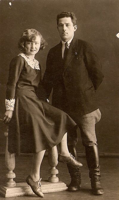 Георгий Семенович Катеринчук со второй женой - Катеринчук (Игнатовой) Анна Андреевной, примерно 1932-1933 г.г., г. Сыктывкар, Коми АССР