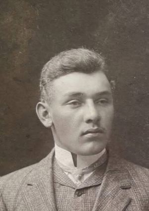 Браун Исаак Иванович (1886).jpeg