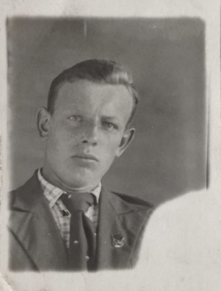 Файл:Деревянко Леонид Иванович (1922).JPG