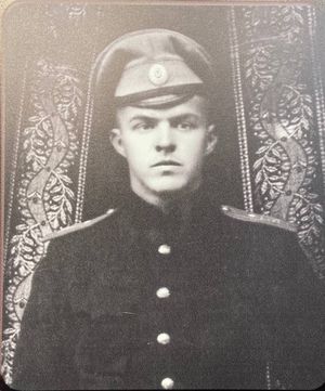 Photo 5312300888301364109 y.jpg