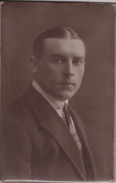 Файл:Козловский Александр Викентьевич (1898).jpg