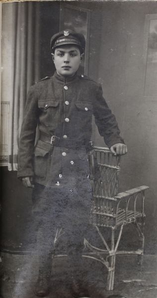 Файл:Столярчик Яков Вольфович (1902).JPG