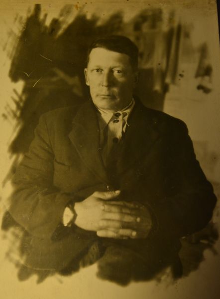 Файл:Долгов Иван Ерофеевич (1905).JPG