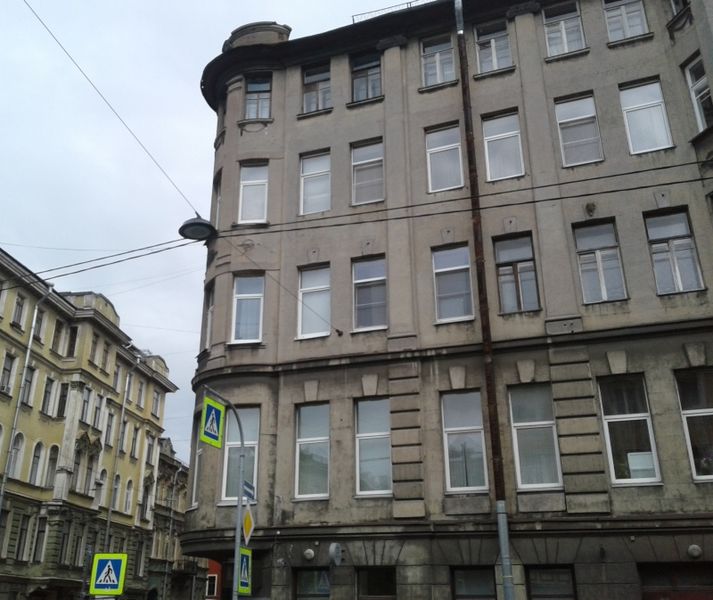 Файл:74 20190628104417SPb Radischeva19.jpg