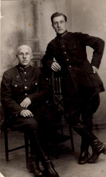 Файл:Пикин И.А. с другом.jpg