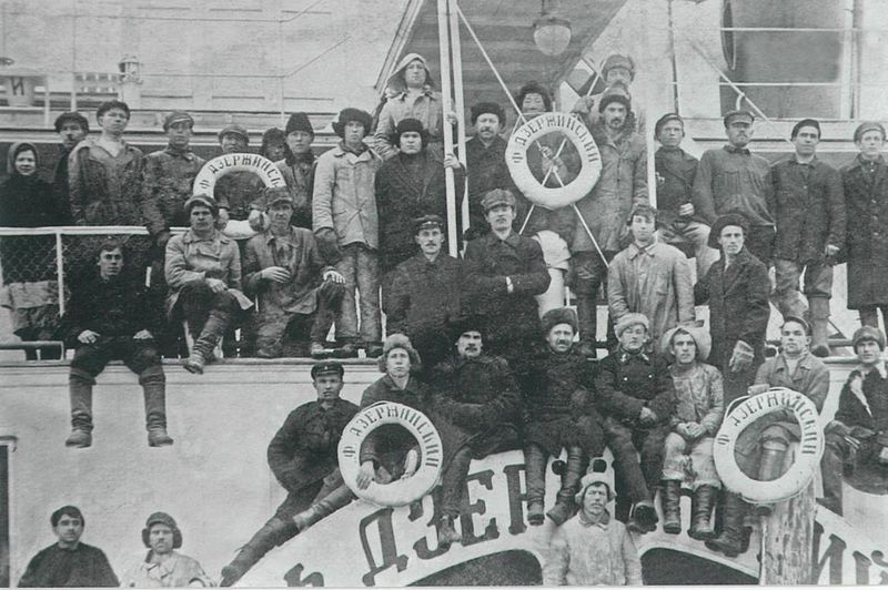 Файл:На пароходе «Ф. Дзержинский».jpg