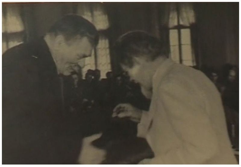 Файл:Иван Поддубный награждение.jpg