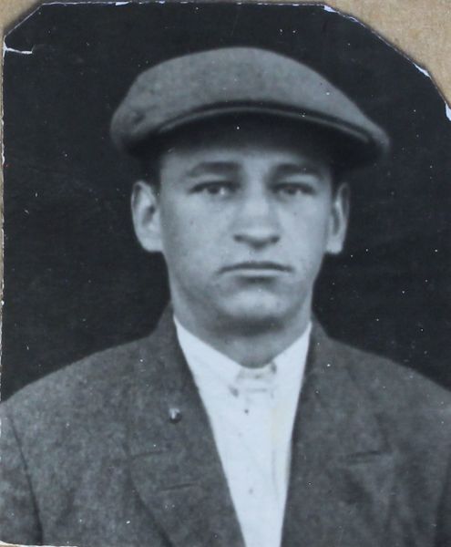 Файл:Пашков Иван Михайлович (1910).JPG