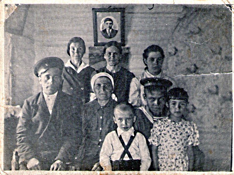 Файл:Неполная семья Сваровских.jpg