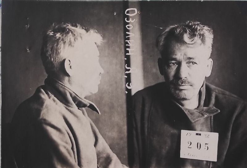 Файл:Озолин Ян Эрнестович (1893).jpg