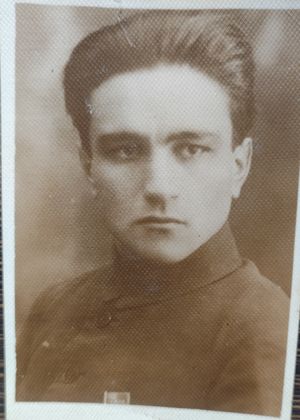 Сарумов Мушег Нерсесович (1904).jpg