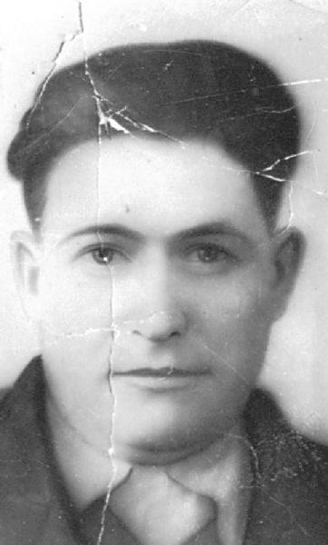 Файл:Бондаренко Данил Петрович (1914).jpg