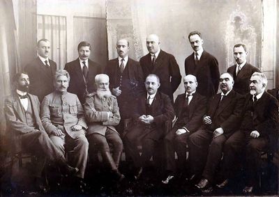 Кабинет министров Азербайджанской Республики IV-го правительственного состава (1919).jpg