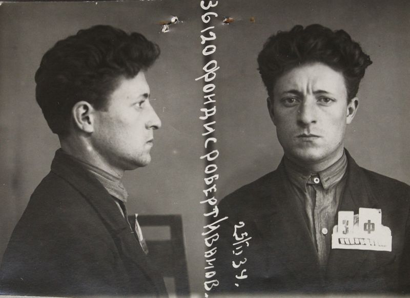 Файл:Фондис Роберт Иванович (1910).JPG