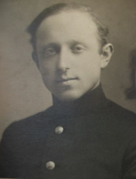 Файл:Шахов Александр Григорьевич (1897).jpg