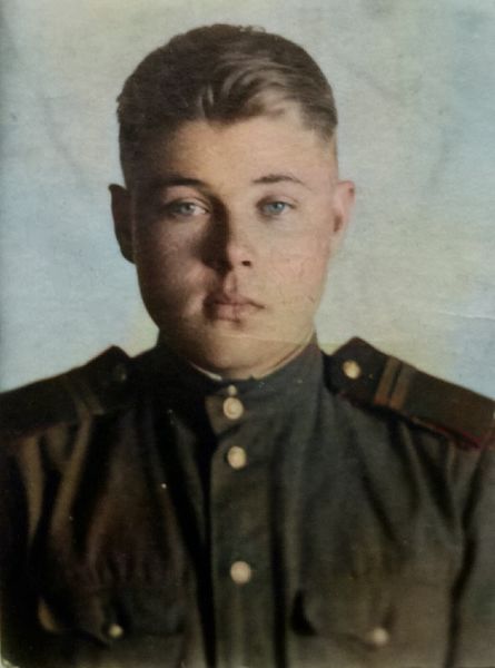 Файл:Сын Иван Артемьевич (1950 г.).jpg