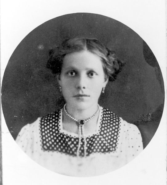 Файл:Кирилова Татьяна Ивановна (1886).jpg