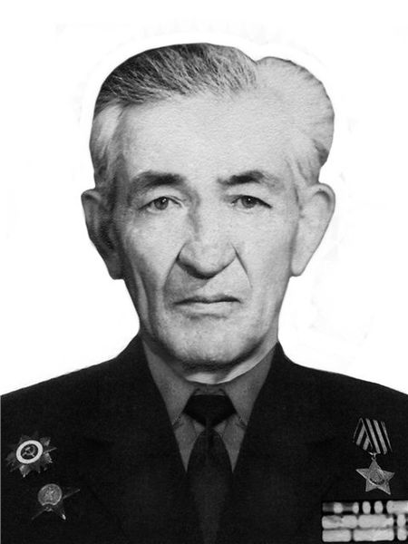 Файл:Аккаев Кумук Султанбекович (1920).jpg