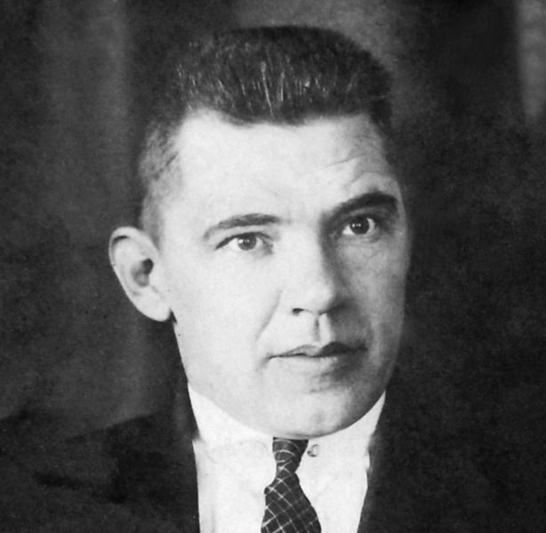 Файл:Шарапов Иван Иванович (1892).jpg