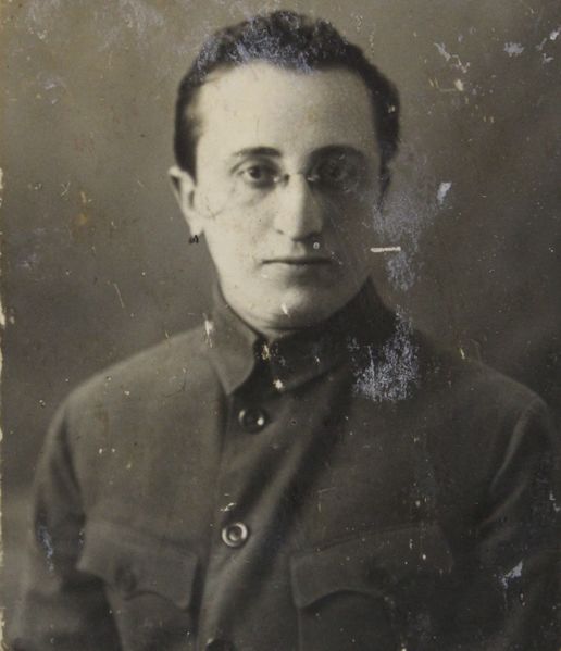 Файл:Даров-Кловский Лев Давыдович (1900).JPG