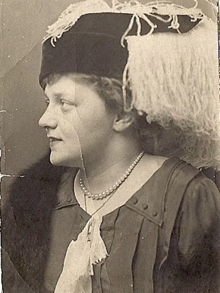 Файл:Осокина Ольга Оскаровна (1890-1938).jpg