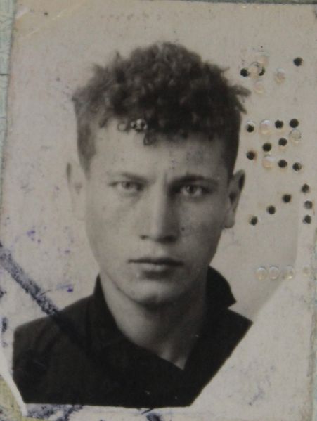 Файл:Мельник Иван Петрович (1924).JPG