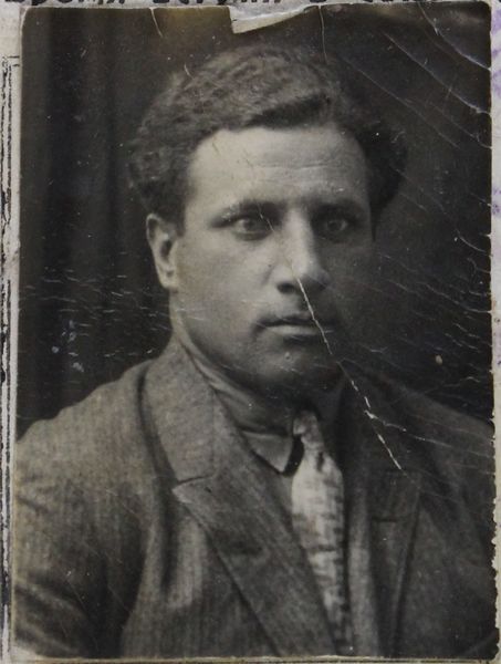 Файл:Гарюшины удостоверение-фото.JPG