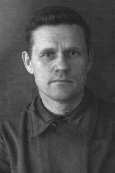 Файл:Пермяков Александр Петрович (1907).jpg