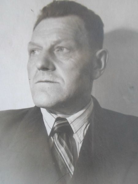 Файл:Амброжевич Болеслав Викентьевич (1902).jpg