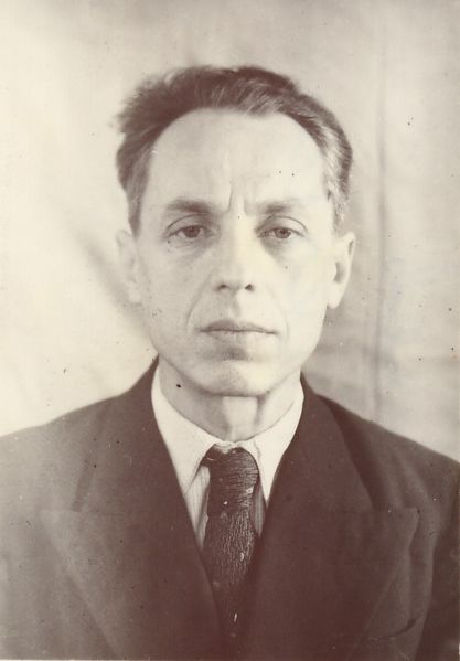 Файл:Гаряев Лев Николаевич (1898) 1.jpg