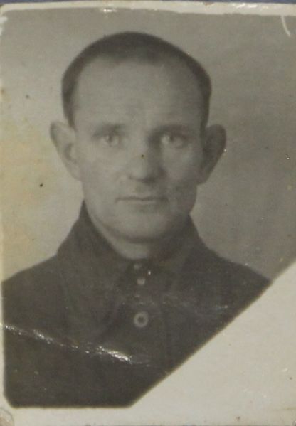 Файл:Хохлов Иван Иванович (1903).JPG