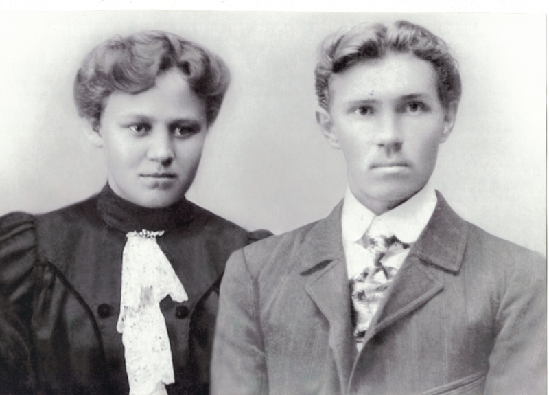 Файл:Михаил Васильевич Петухов с женой Евдокией Акимовной.png