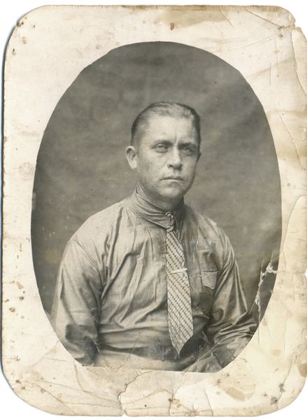 Файл:Леоненко Иван Сергеевич (1904).jpg