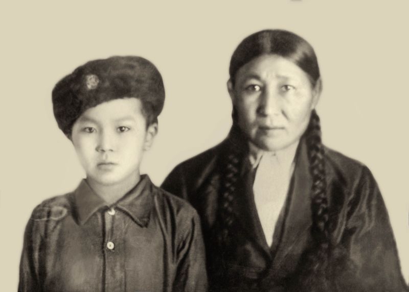 Файл:Павел с мамой.jpg