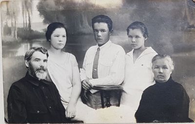 Черенкевич ПС с семьей 1927.jpg