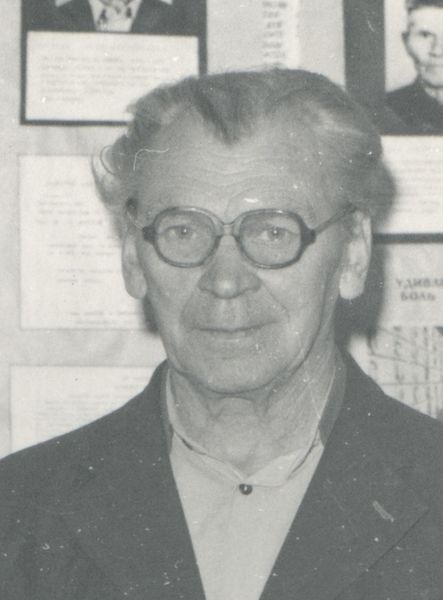 Файл:Лаптенок Михаил Михайлович (1920).jpg