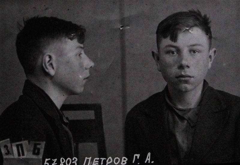 Файл:Петров Геннадий Александрович (1918).JPG