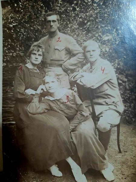 Файл:Семья Фризен.jpg