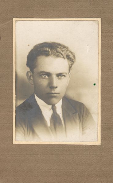 Файл:Фото дедушки.jpg