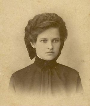 Максимова Лидия Яковлевна (1890).jpg