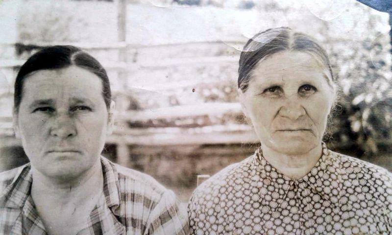 Файл:Путинцева с Нюрой.jpg